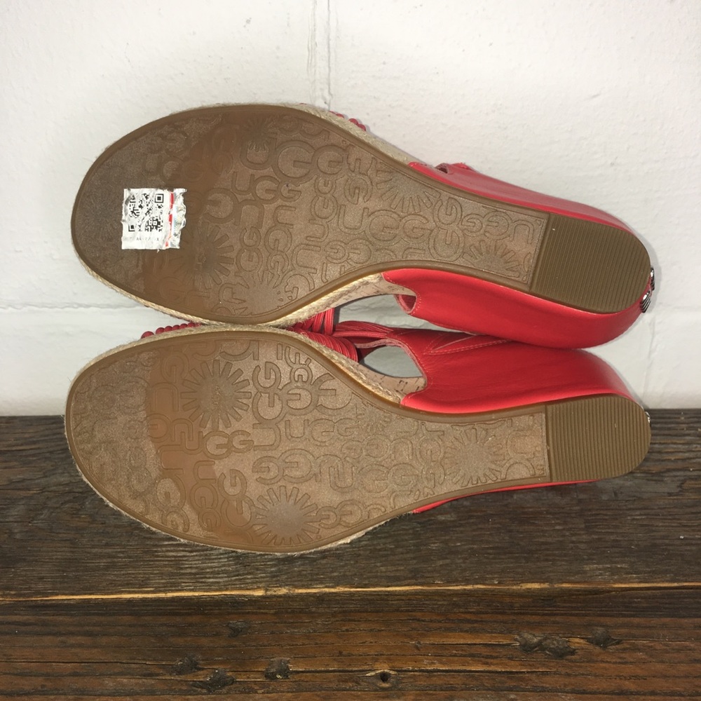 Ugg Hilarie Open Toe Sandal Wedge Red - image 6
